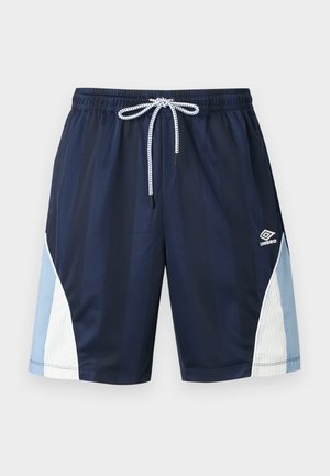 Pantalones cortos deportivos azul marino con paneles laterales blancos y azul claro, cintura elástica, cordón blanco y logo de Umbro en la pierna derecha.