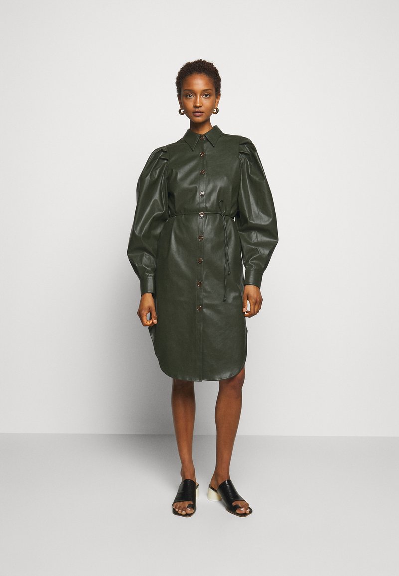 Damen Bekleidung | DESIGNERS REMIX MARIE SLEEVE DRESS Blusenkleid olive/oliv-meliert - VM91419 Damen Bekleidung | DESIGNERS REMIX MARIE SLEEVE DRESS Blusenkleid olive/oliv-meliert - VM91419