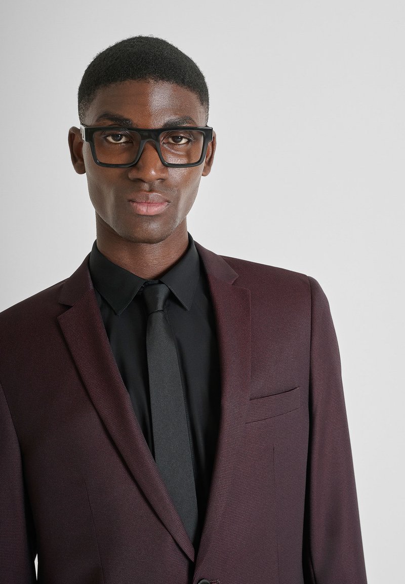 Burgundy Completo Nero Camicia Bordeaux Completo Camicia Nera