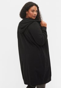 Zizzi Sweat zippé - black