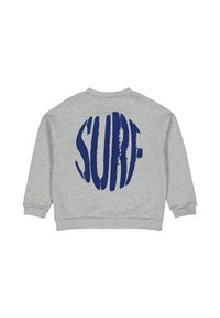 Felpa grigia con maniche lunghe, caratterizzata da una grande grafica blu "SURF" sul retro. Tessuto morbido, colletto a girocollo, polsini e orlo a costine.