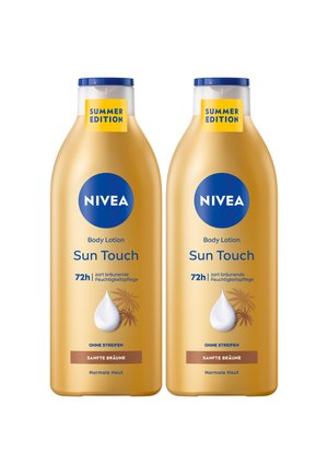 Zwei goldene Flaschen NIVEA Sun Touch Körperlotion mit blauen Verschlüssen, gekennzeichnet als Summer Edition, feuchtigkeitsspendend für normale Haut, mit 72-Stunden-Wirkung.