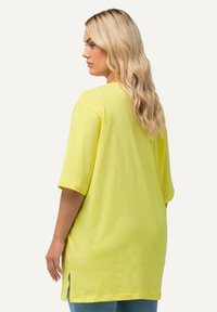 Ulla Popken PLUS SIZE V-NECK TEE  - T-Shirt basic - lemon yellow