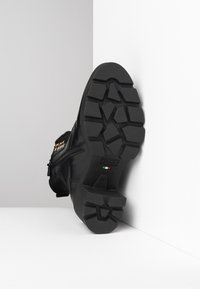 NeroGiardini Stivaletti stringati - black