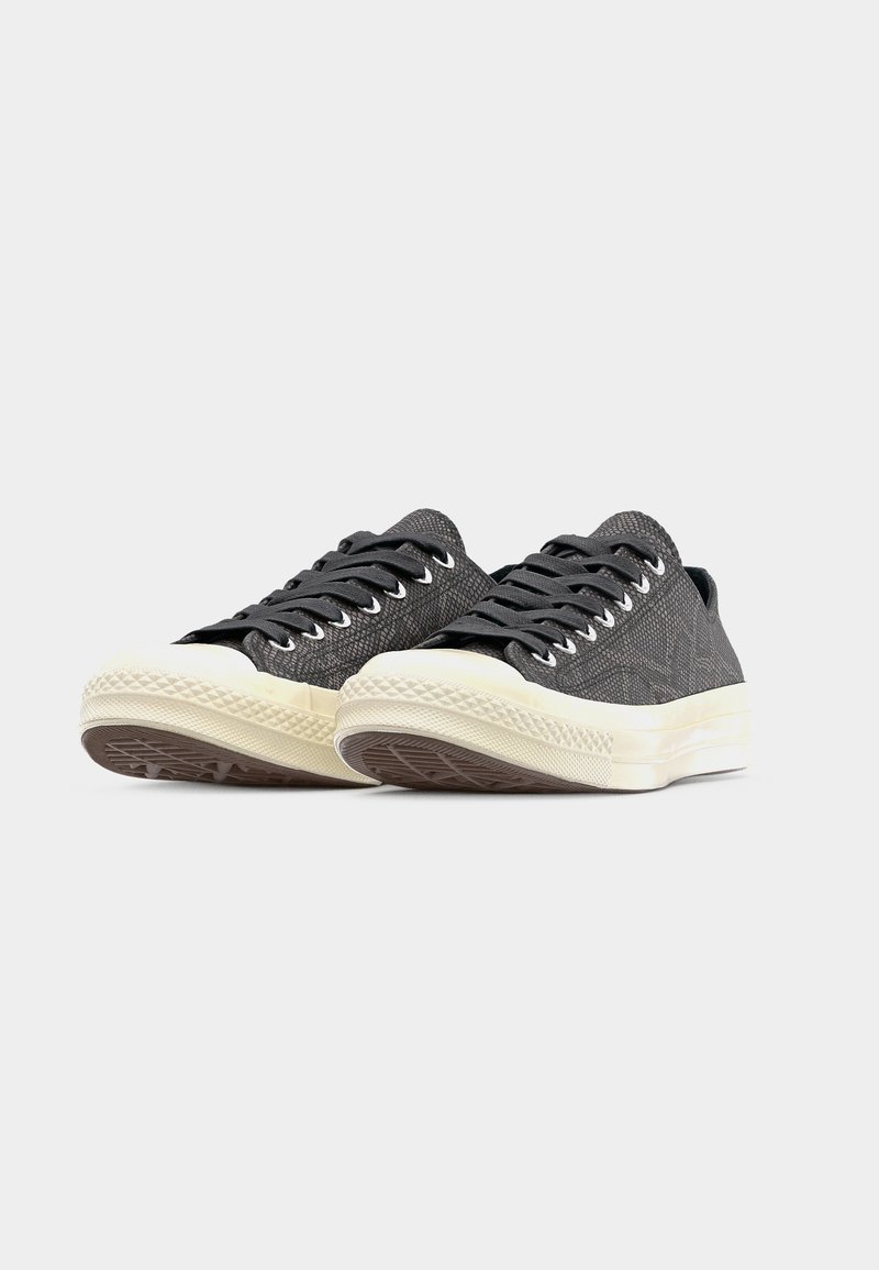 Converse-Snakeskin Pattern unisex Sneakers with Black Soles A15809C_A_107X1.jpg?sw=406&  main image 4