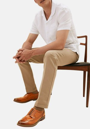 TRISOLE BROGUES - Zakelijke veterschoenen - chestnut