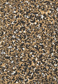 Tecido com padrão de estampa de leopardo em tons de castanho, preto e branco, com um padrão contínuo e uma textura suave. Ideal para vestuário ou acessórios.