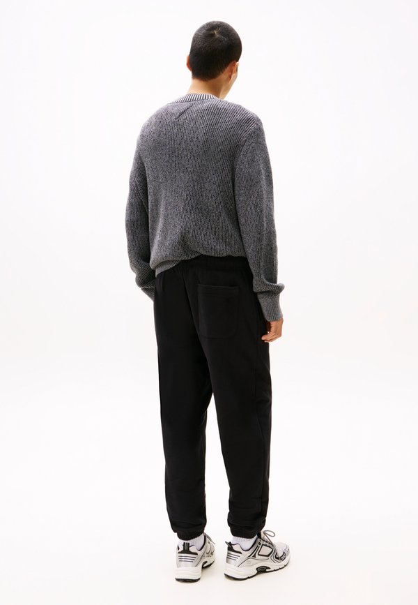 VARSITY - Tracksuit bottoms4