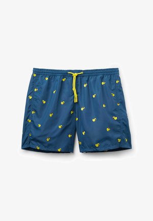 Męskie szorty do kąpieli, niebieski materiał, elastyczny pas z żółtym sznurkiem, ozdobione małymi żółtymi i czarnymi wzorami muszelek.