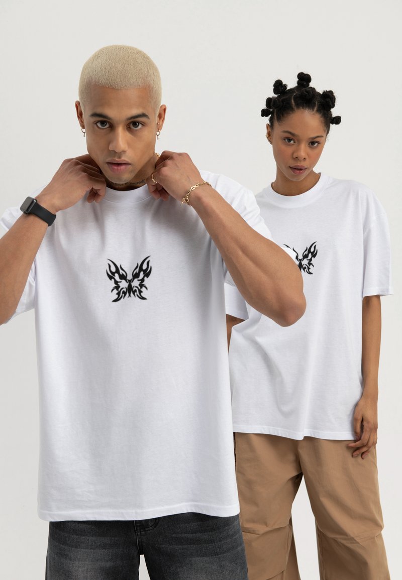 YOURTURN - UNISEX - Triko s potiskem - white, Zvětšit