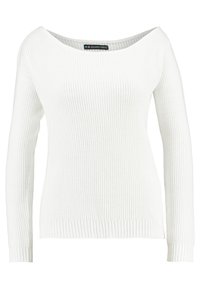 Vit stickad tröja med vid båturringning, långa ärmar och ribbade muddar samt nederkant. Den strukturerade tyget ger ett mysigt intryck.