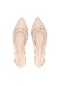 Scarpe slingback beige con punta affusolata, accentuate da un fiocco e dettagli in rete. Materiale liscio con una leggera lucentezza e cinturino regolabile.