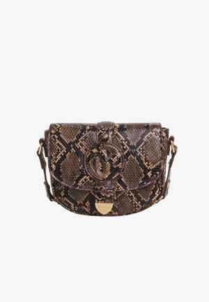 Borsa a tracolla in pelle marrone con motivo a serpente, dotata di un alette arrotondata, hardware dorato e accentuazione del logo al centro. Include una tracolla regolabile.