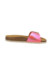 Slide sandaal met een metallic roze bovenkant, kurken voetbed en een getextureerde rubberen zool. Inclusief een kleine gespsluiting.