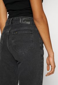 Lee RIDER RELAXED FIT - Τζιν χαλαρής εφαρμογής - into the shadow