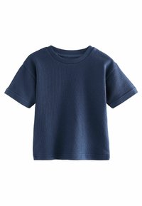 Navy blue bawełniana koszulka z krótkim rękawem, okrągłym dekoltem i teksturowaną powierzchnią; ma luźny fason i brak widocznych logotypów lub wzorów.
