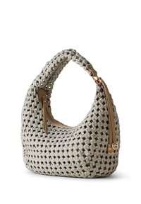 Grau gewebte Handtasche mit einer geschwungenen Hobo-Form, die eine strukturierte Oberfläche, einen glatten, hellbraunen Schulterriemen und ein goldfarbenes Reißverschlusssystem aufweist.