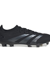 Scarpa da calcio nera con una tomaia sintetica elegante, caratterizzata da strisce argentate metalliche e numerosi tacchetti moldati per una maggiore trazione.