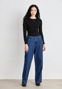 Tommy Jeans SLIM ESSENTIAL - Long sleeved top - black