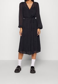 Vero Moda Freizeitkleid - black
