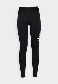 Zwarte sportleggings met een gestructureerde tailleband, met een wit Nike-logo op het rechterbeen en hoekige naaddetails.
