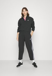 adidas Performance AEROREADY TRAIN ESSENTIALS QUARTER ZIP - Træningsjakke - black/white