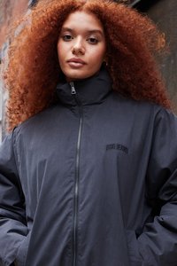 BDG Urban Outfitters Mezisezónní bunda  - black