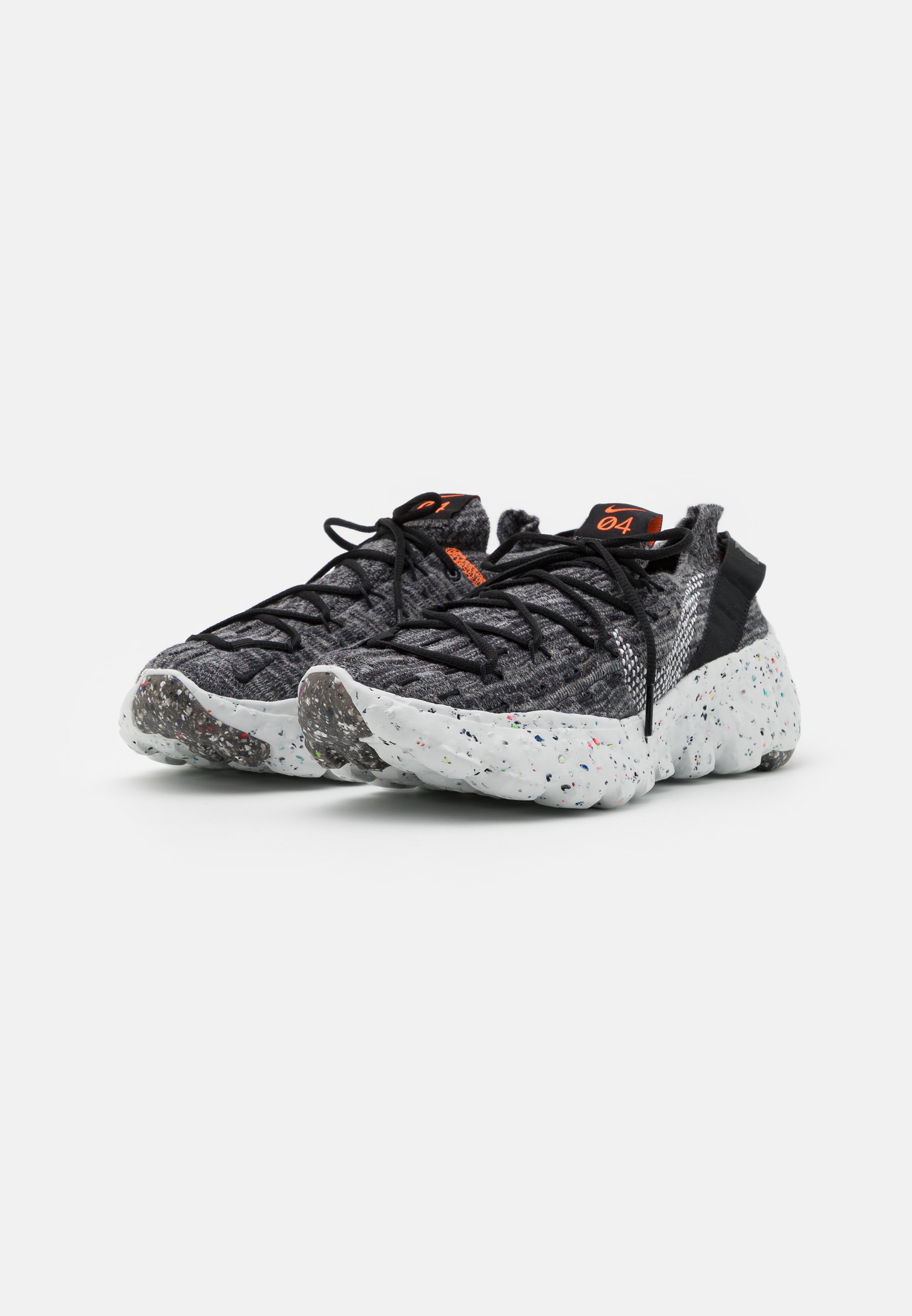 Nike Sportswear SPACE HIPPIE 04 - Sneaker low - iron grey/photon  dust/black/hyper crimson/grau - Zalando.de