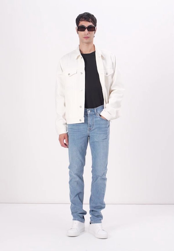 Straight leg jeans - newberry4