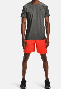 Under Armour Pantalón corto de deporte - red