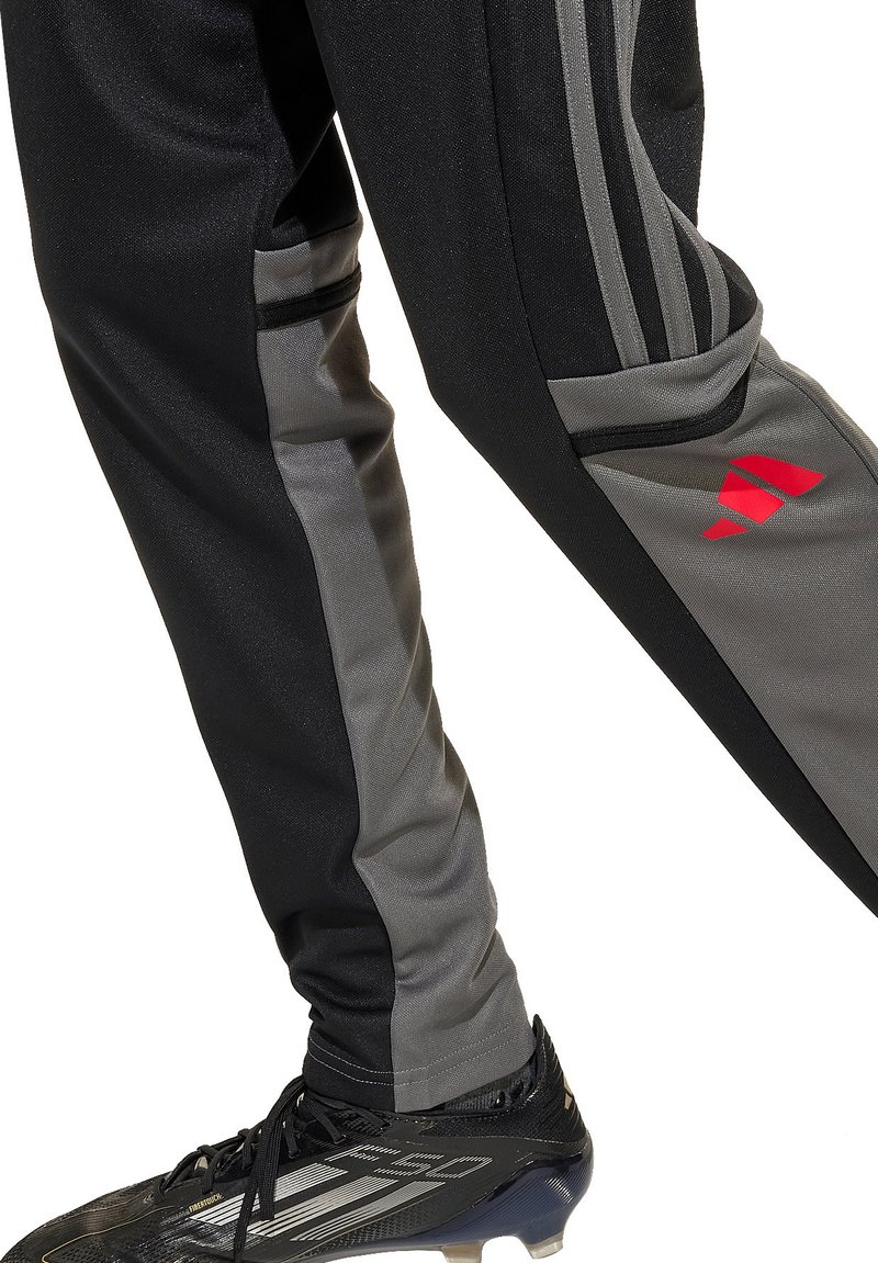 adidas Performance FUSSBALL TEAMSPORT SQUADRA TRAININGS