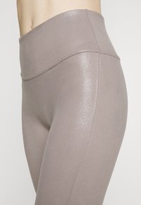 MAGIC Bodyfashion LEATHER LOOK LEGGING - Donji dio pidžame - espresso