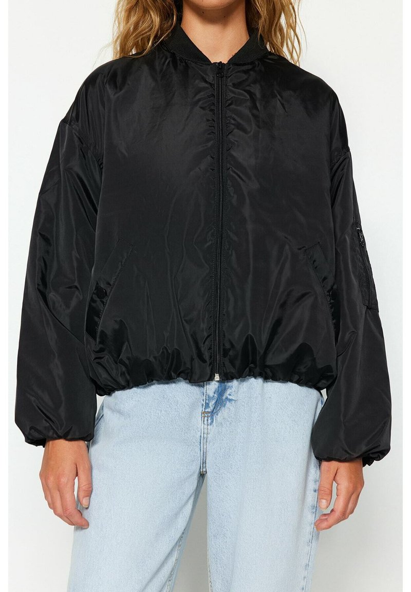 Trendyol Bomberjacks zwart
