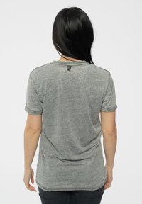 Paradiso Clothing SLIPKNOT WORLD TOUR TRIBAL BURNOUT - Print T-shirt - charcoal