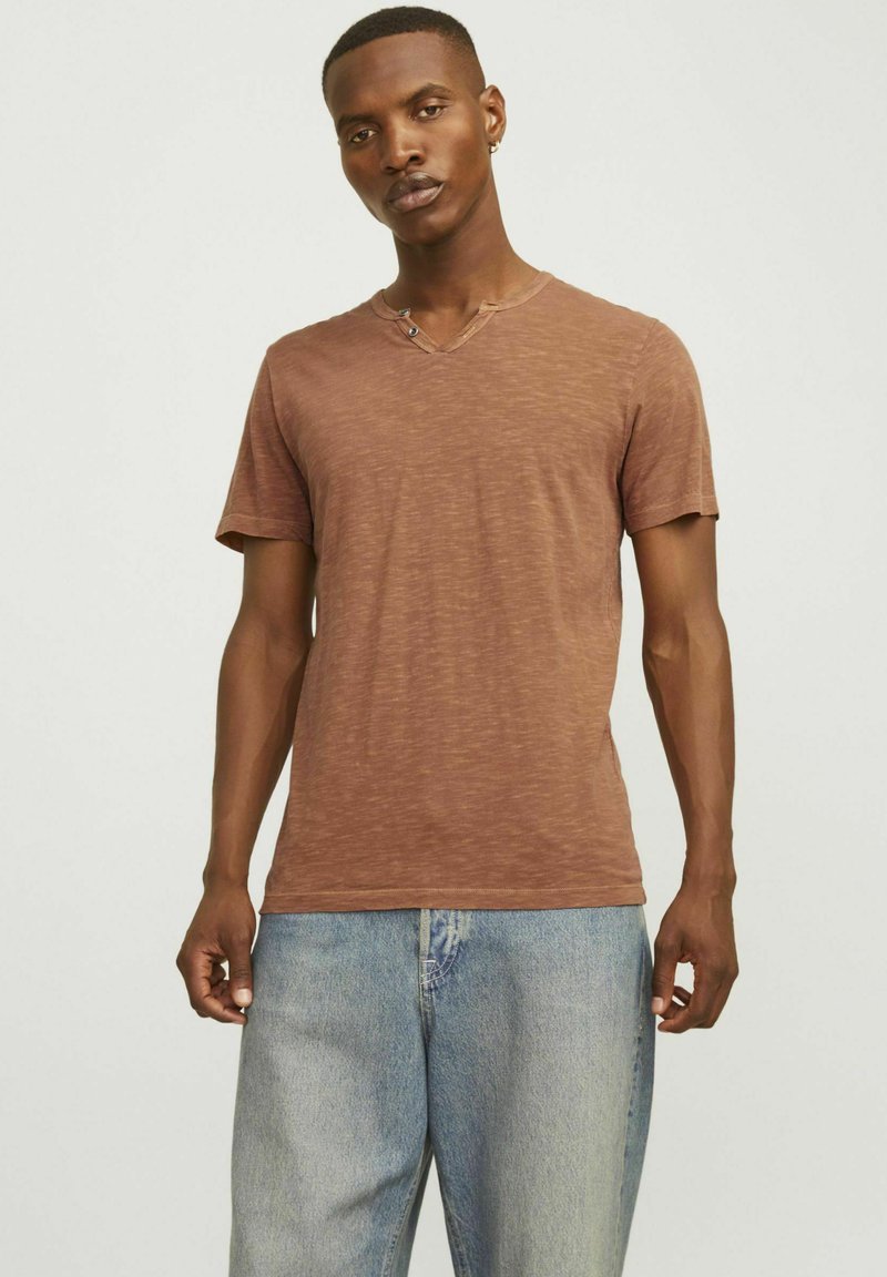 Jack & Jones ESPLIT NECK NOOS - T-Shirt basic - mocha bisque