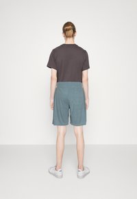 Redefined Rebel KOBE - Shorts - smoke blue