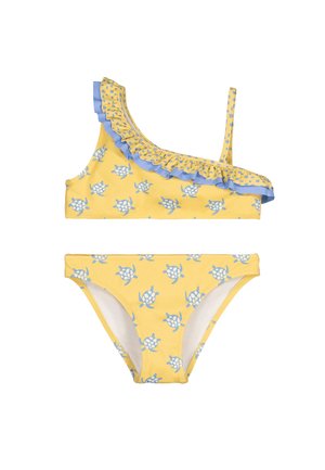 Bañador amarillo de dos piezas con estampados de tortugas azules, top de un hombro con detalle de volante azul y braguitas de bikini a juego.