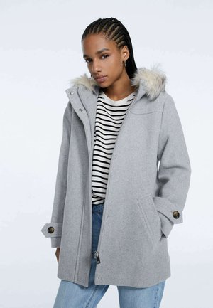 MIT FELLKAPUZE - Short coat - grey