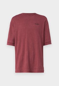 LAYERED TEE UNISEX - Navadna majica - blood red