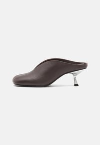 SGMONACO - Mules de tacón - chocolate