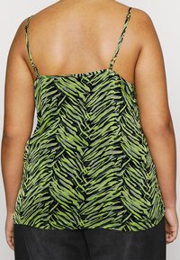 ONLY Carmakoma Débardeur - black