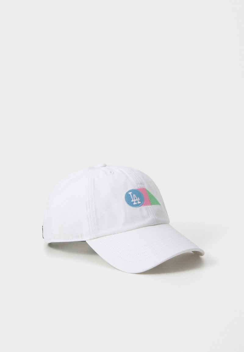 White baseball cap featuring an embroidered logo with blue, pink, and green triangular accents on the front. Cotton material, adjustable strap.