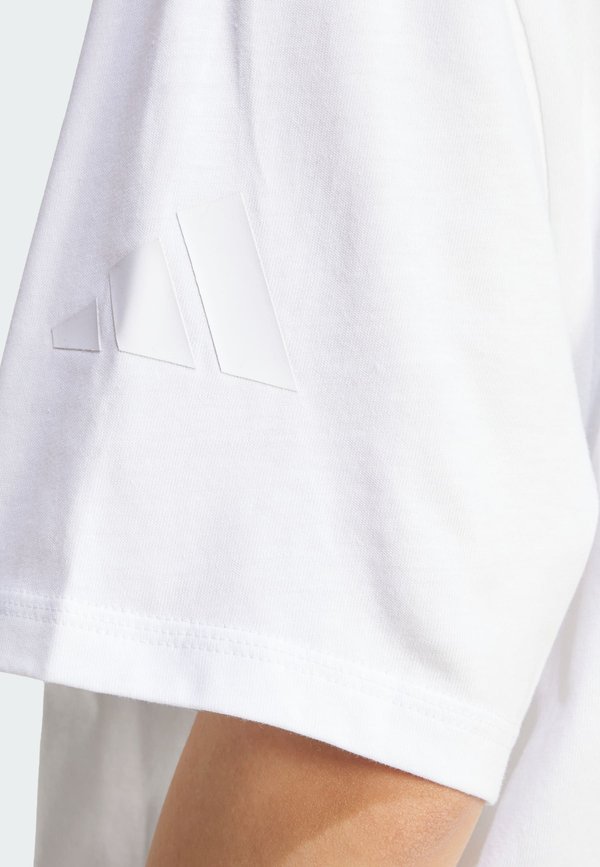 ESSENTIALS CONTEMPORARY BOYFRIEND - Basic T-shirt2