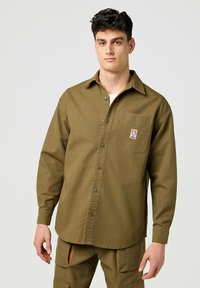 Wrangler LOOSE FIT ciemnozielony