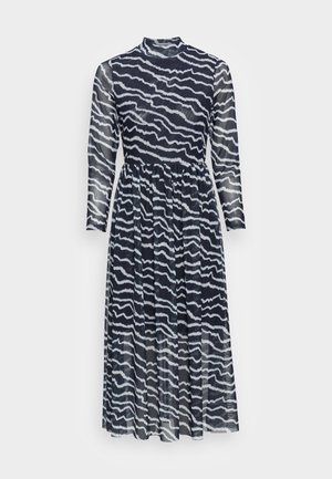 Marineblaues Kleid aus transparentem Stoff mit weißem Wellenmuster. Hoher Kragen, lange Ärmel und eine geraffte Taille, die in einen ausgestellten Rock übergeht.