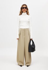 NA-KD Nohavice - khaki beige