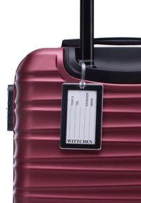 WITTCHEN SMALL SUITCASE WITH LUGGAGE TAG FROM ABS - Trolley - dark red