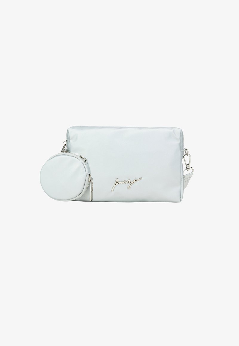 Borsa a tracolla bianca in satin con una pochette rotonda staccabile, caratterizzata da accessori in argento e un sottile dettaglio logo embossato.