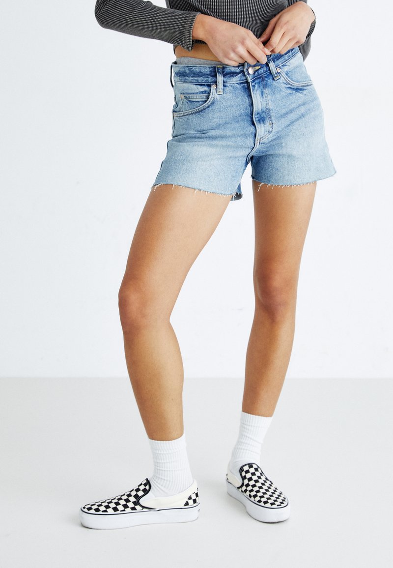 LINDER DENIM SHORT