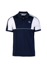 Polo shirt blu navy e bianco con colletto, maniche corte e un accento grigio chiaro. Caratterizzato da un logo sul petto e dettagli sulle spalle.